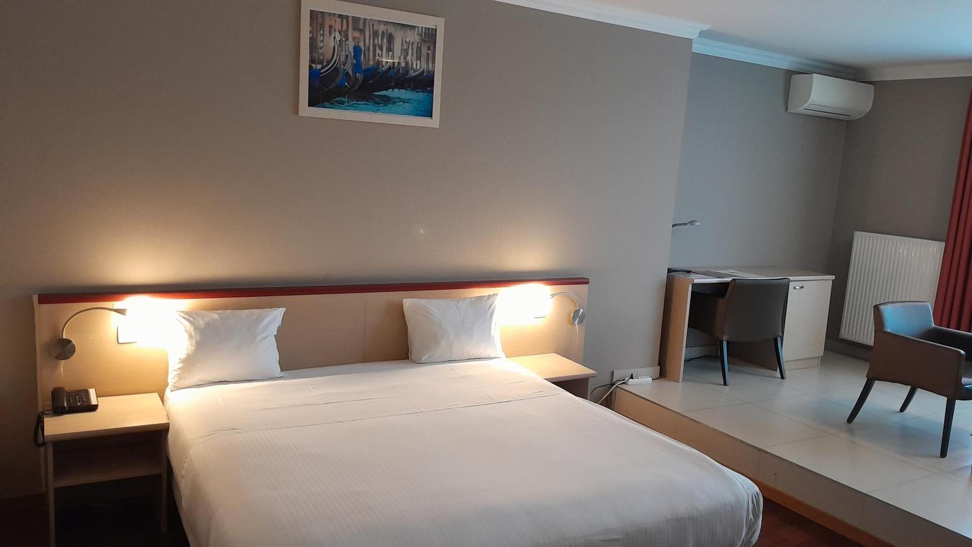 Hotel Taormina Brussels Airport Zaventem Esterno foto