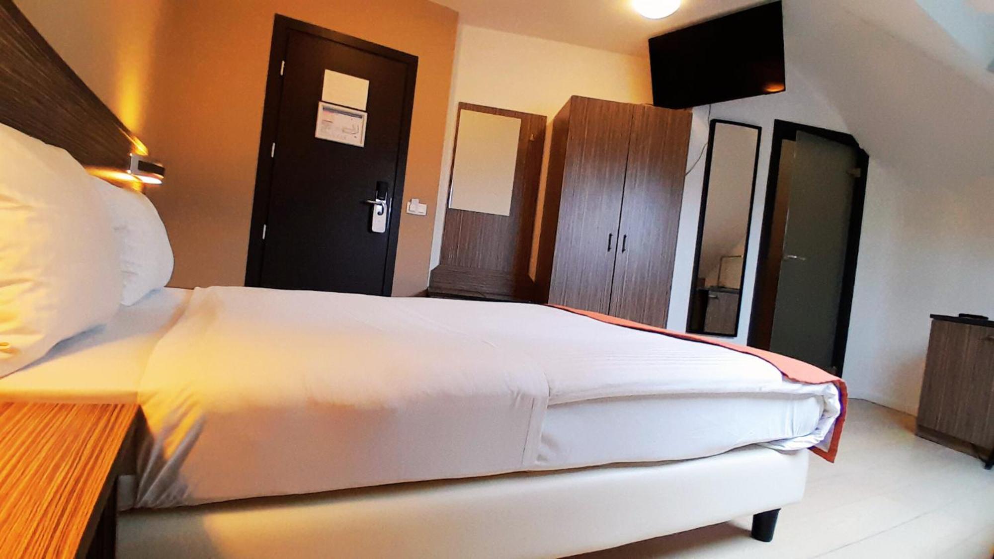 Hotel Taormina Brussels Airport Zaventem Esterno foto