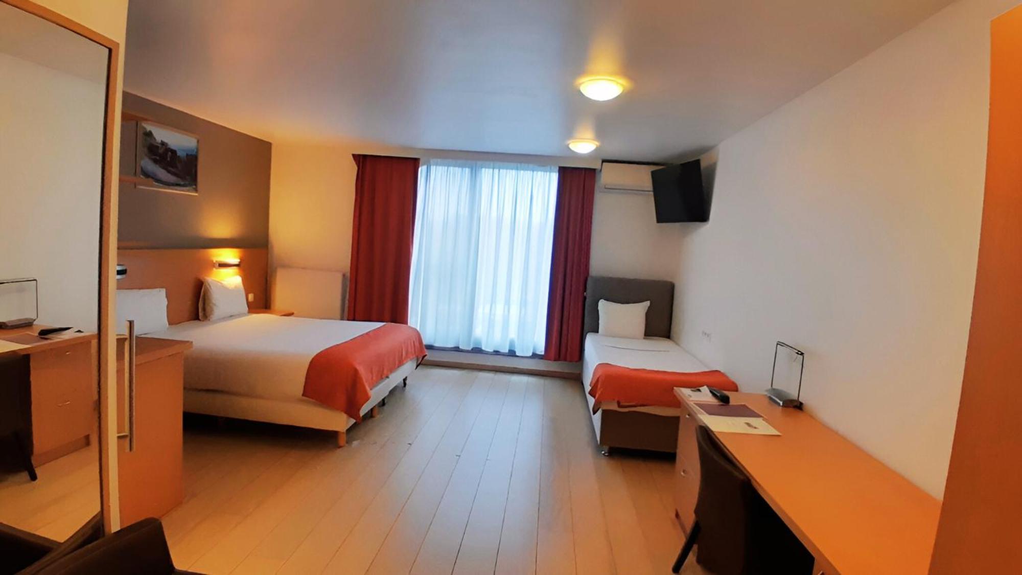 Hotel Taormina Brussels Airport Zaventem Esterno foto