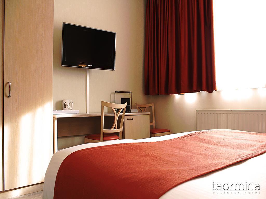 Hotel Taormina Brussels Airport Zaventem Esterno foto